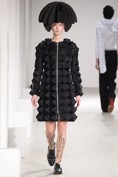 Look 11